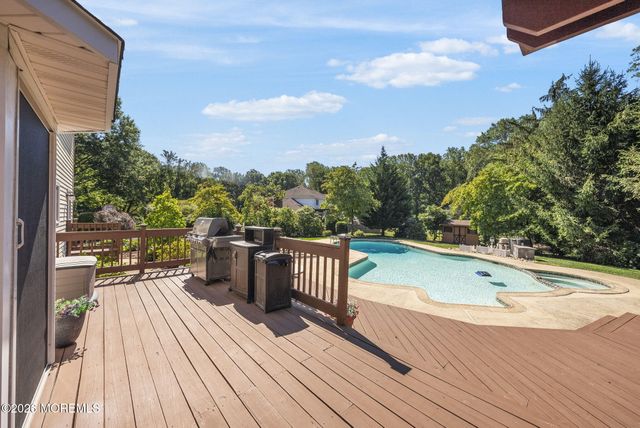 1 Cook Place, Middletown, NJ 07748