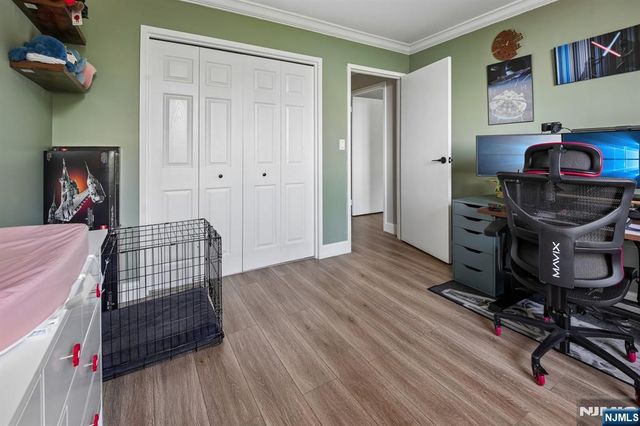 627 Harmon Cove Tower, Secaucus, NJ 07094