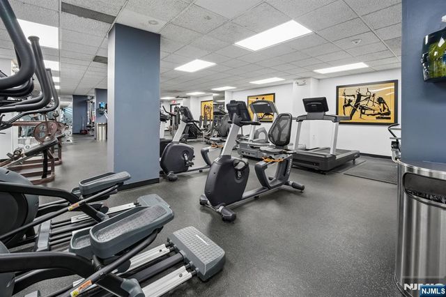 627 Harmon Cove Tower, Secaucus, NJ 07094