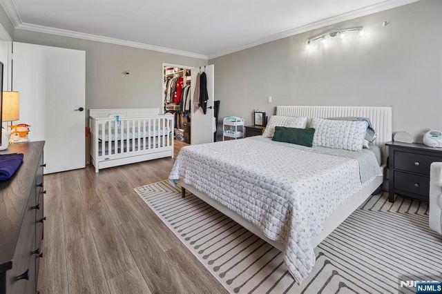 627 Harmon Cove Tower, Secaucus, NJ 07094