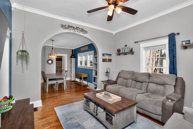 6102 S Union Street, Des Moines, IA 50315