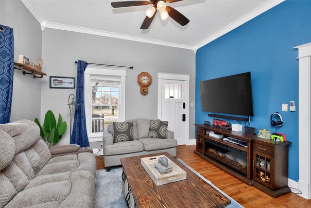 6102 S Union Street, Des Moines, IA 50315