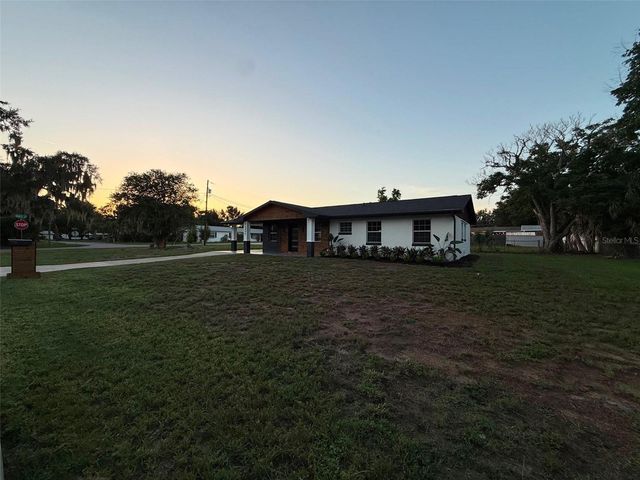 1301 NICHOLS DRIVE, Tavares, FL 32778