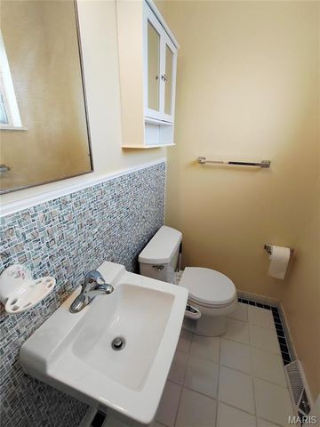 12050 Providence Lane, Maryland Heights, MO 63043