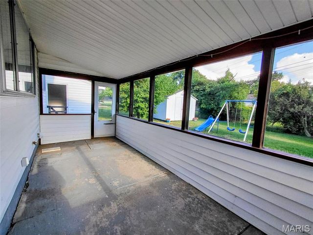 12050 Providence Lane, Maryland Heights, MO 63043