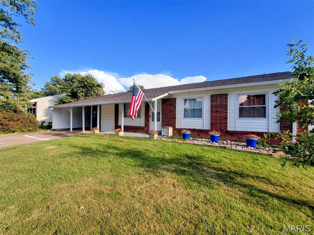 12050 Providence Lane, Maryland Heights, MO 63043