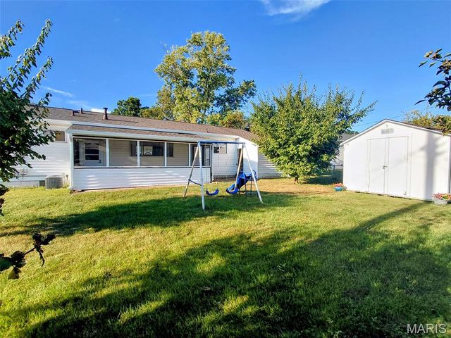 12050 Providence Lane, Maryland Heights, MO 63043