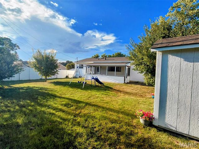 12050 Providence Lane, Maryland Heights, MO 63043