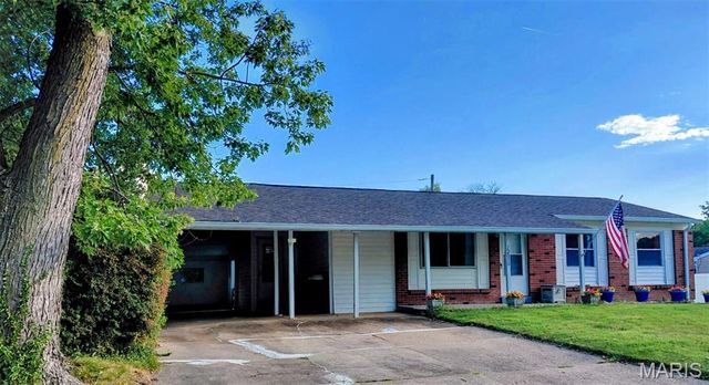 12050 Providence Lane, Maryland Heights, MO 63043