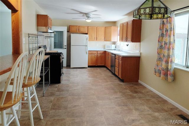 12050 Providence Lane, Maryland Heights, MO 63043