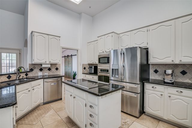 3764 Lakeway Court, Addison, TX 75001