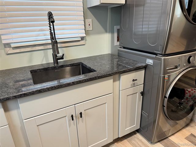 36268 Schley Avenue, Westland, MI 48186