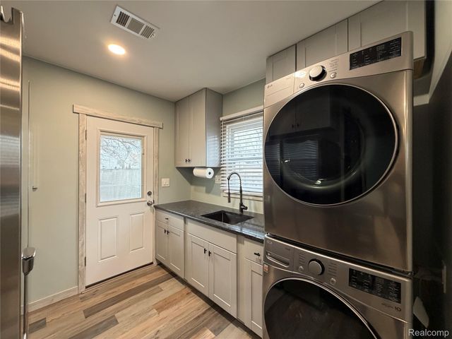 36268 Schley Avenue, Westland, MI 48186