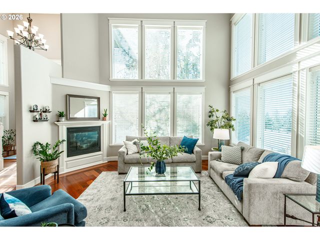 2631 PARK FOREST Dr, Eugene, OR 97405