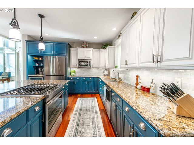 2631 PARK FOREST Dr, Eugene, OR 97405