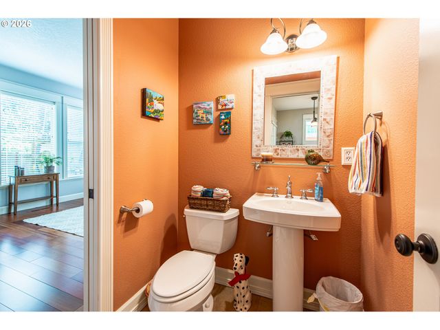 2631 PARK FOREST Dr, Eugene, OR 97405