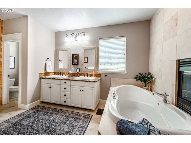 2631 PARK FOREST Dr, Eugene, OR 97405