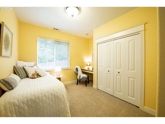 2631 PARK FOREST Dr, Eugene, OR 97405