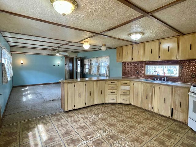 86 Brown Avenue, Seabrook, NH 03874