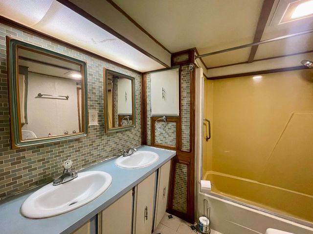 86 Brown Avenue, Seabrook, NH 03874