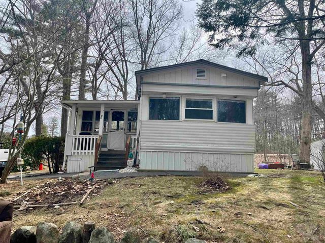 86 Brown Avenue, Seabrook, NH 03874