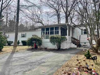 86 Brown Avenue, Seabrook, NH 03874