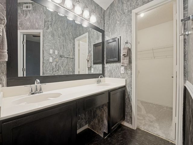 3335 Kelley Drive, Grand Prairie, TX 75052