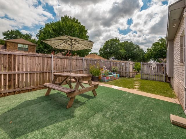 3335 Kelley Drive, Grand Prairie, TX 75052