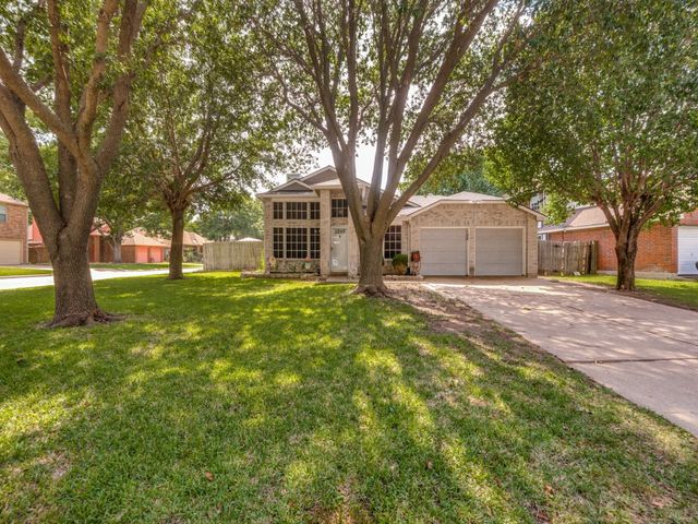3335 Kelley Drive, Grand Prairie, TX 75052
