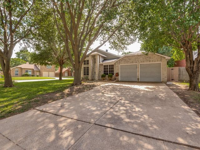 3335 Kelley Drive, Grand Prairie, TX 75052