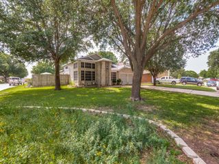 3335 Kelley Drive, Grand Prairie, TX 75052