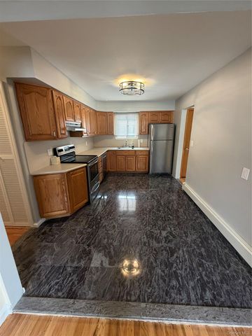 108 Lee Avenue, Babylon, NY 11702