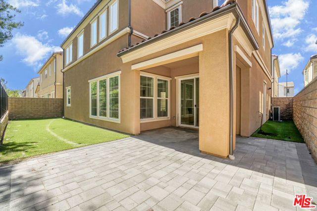 20705 W Chestnut Circle, Porter Ranch (los Angeles), CA 91326