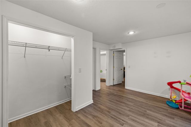 2406 133rd Street, Urbandale, IA 50323