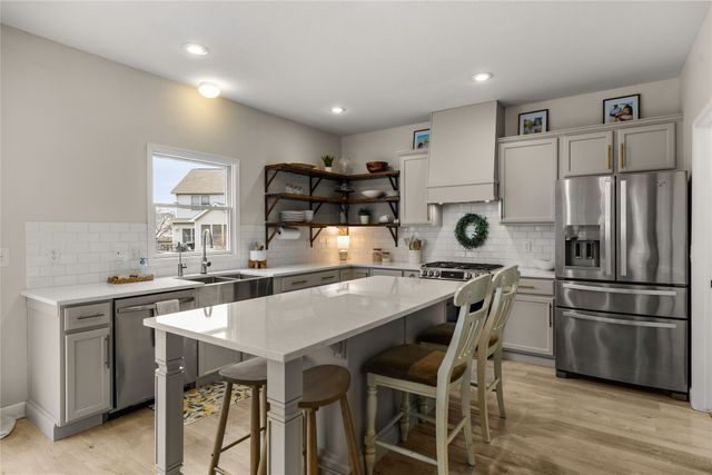 2406 133rd Street, Urbandale, IA 50323