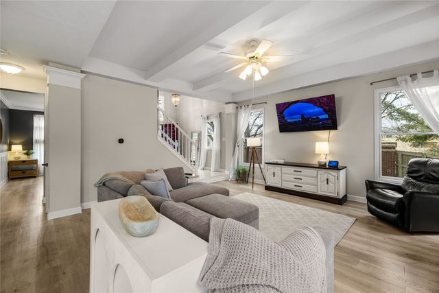 2406 133rd Street, Urbandale, IA 50323