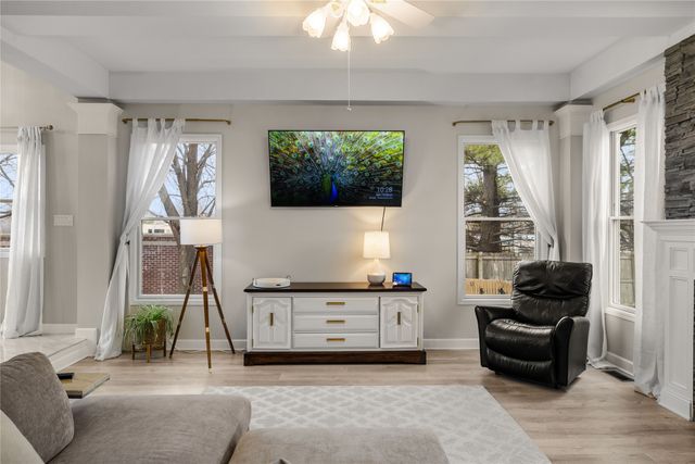 2406 133rd Street, Urbandale, IA 50323