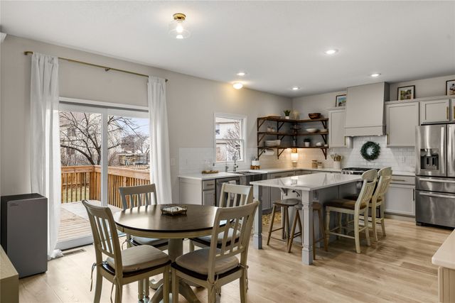 2406 133rd Street, Urbandale, IA 50323