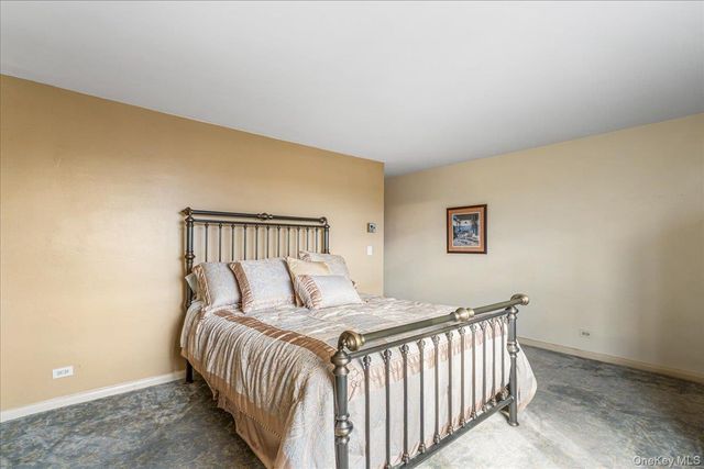 17-85 215th Street 14D, Bayside, NY 11360