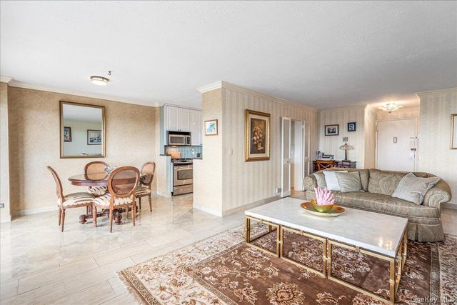 17-85 215th Street 14D, Bayside, NY 11360