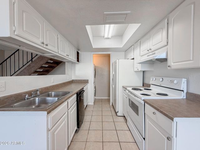 2625 W OCOTILLO Road 2, Phoenix, AZ 85017