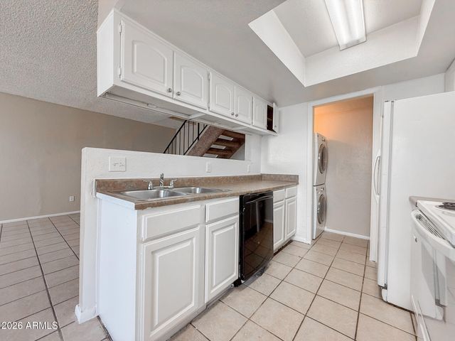 2625 W OCOTILLO Road 2, Phoenix, AZ 85017