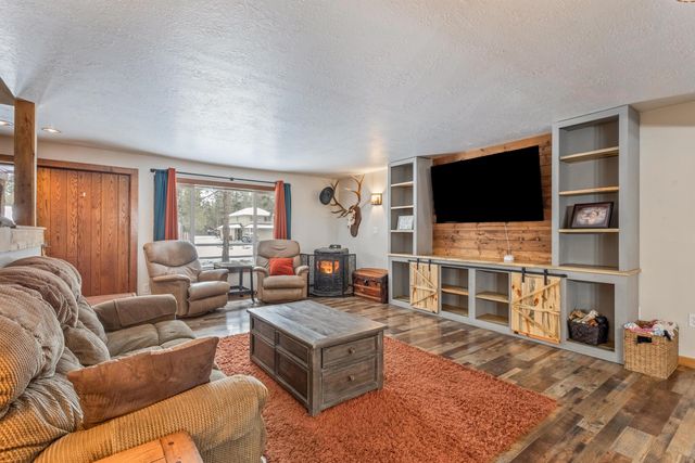 52531 Lost Ponderosa Road, La Pine, OR 97739