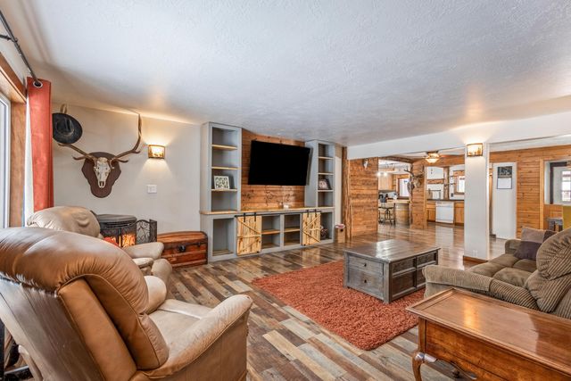 52531 Lost Ponderosa Road, La Pine, OR 97739