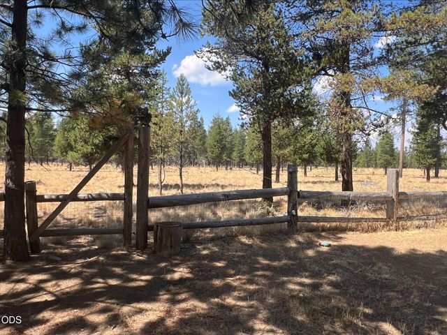 52531 Lost Ponderosa Road, La Pine, OR 97739