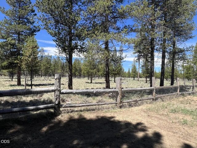 52531 Lost Ponderosa Road, La Pine, OR 97739