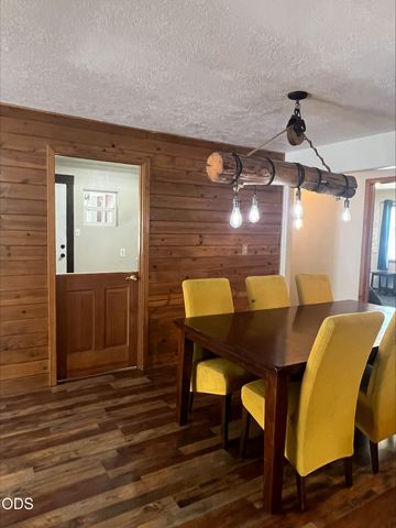 52531 Lost Ponderosa Road, La Pine, OR 97739