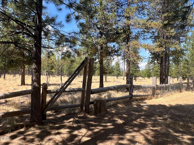 52531 Lost Ponderosa Road, La Pine, OR 97739