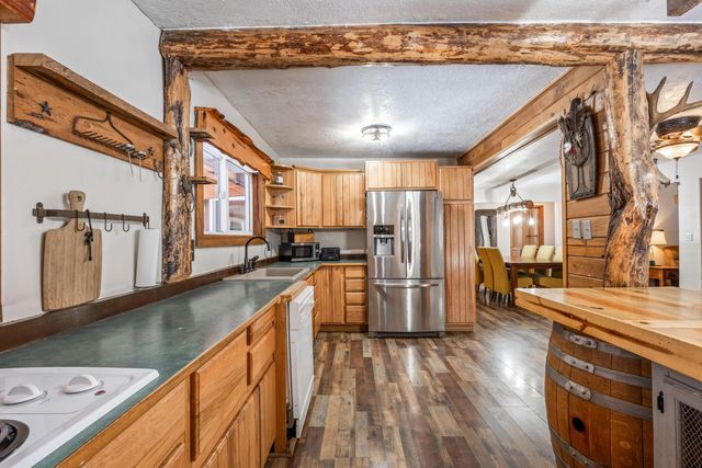52531 Lost Ponderosa Road, La Pine, OR 97739