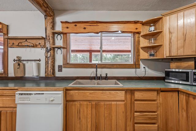 52531 Lost Ponderosa Road, La Pine, OR 97739